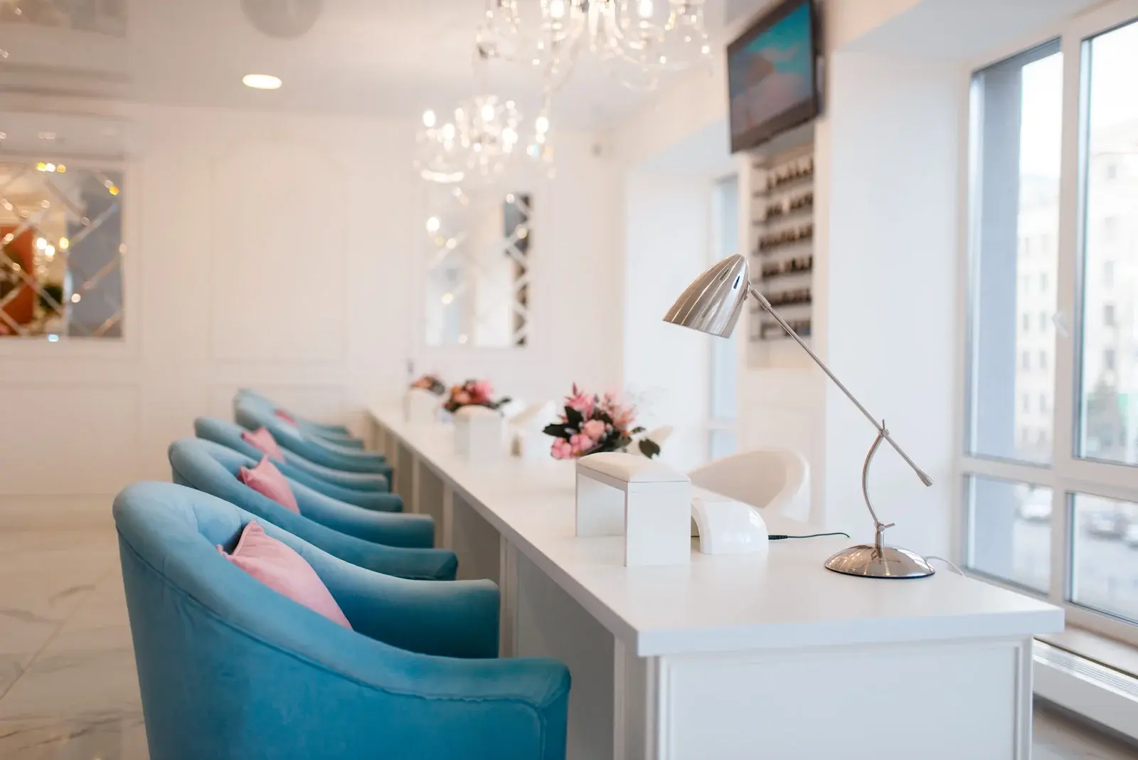 Winzoe Nail Lounge