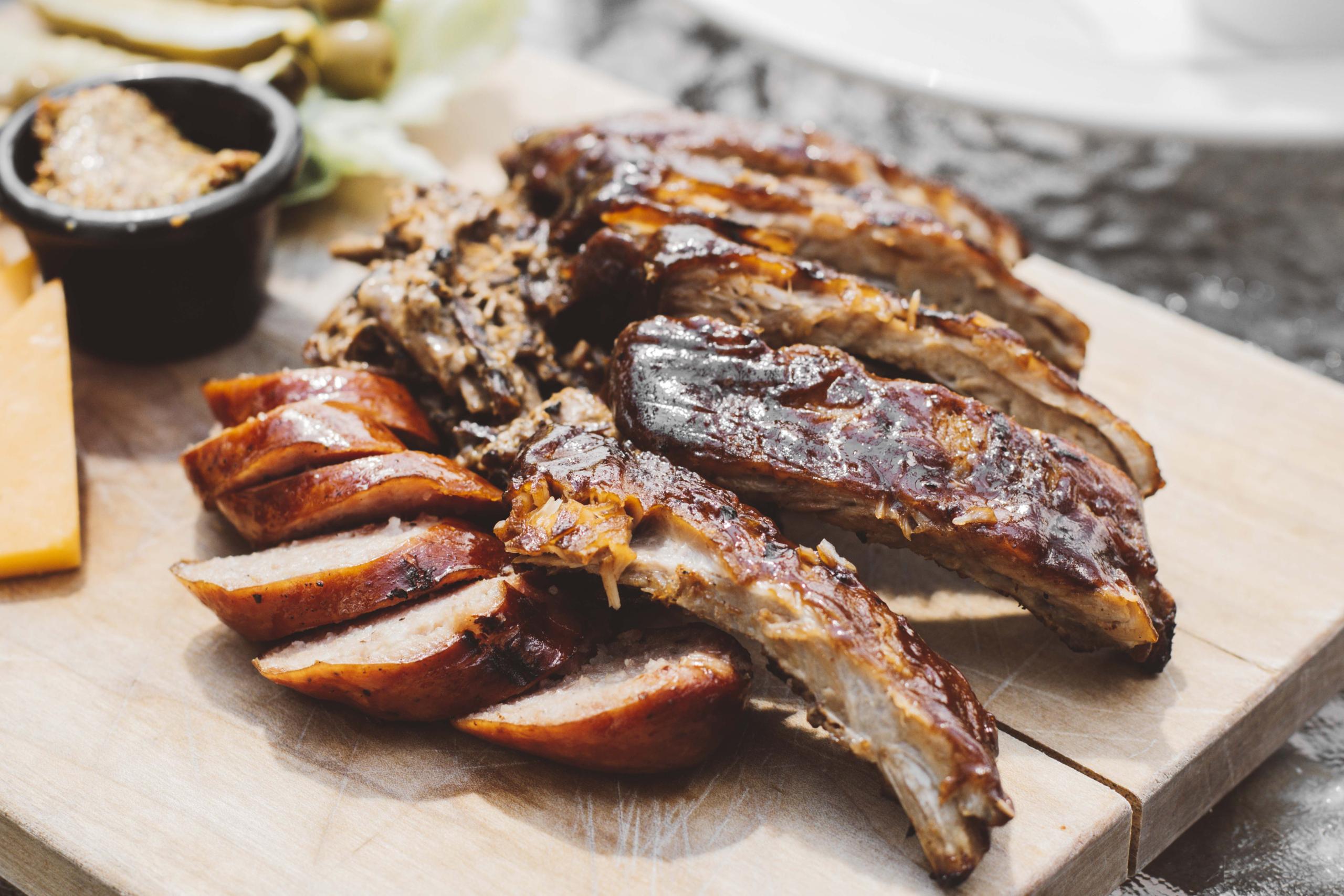 Montana's BBQ & Bar